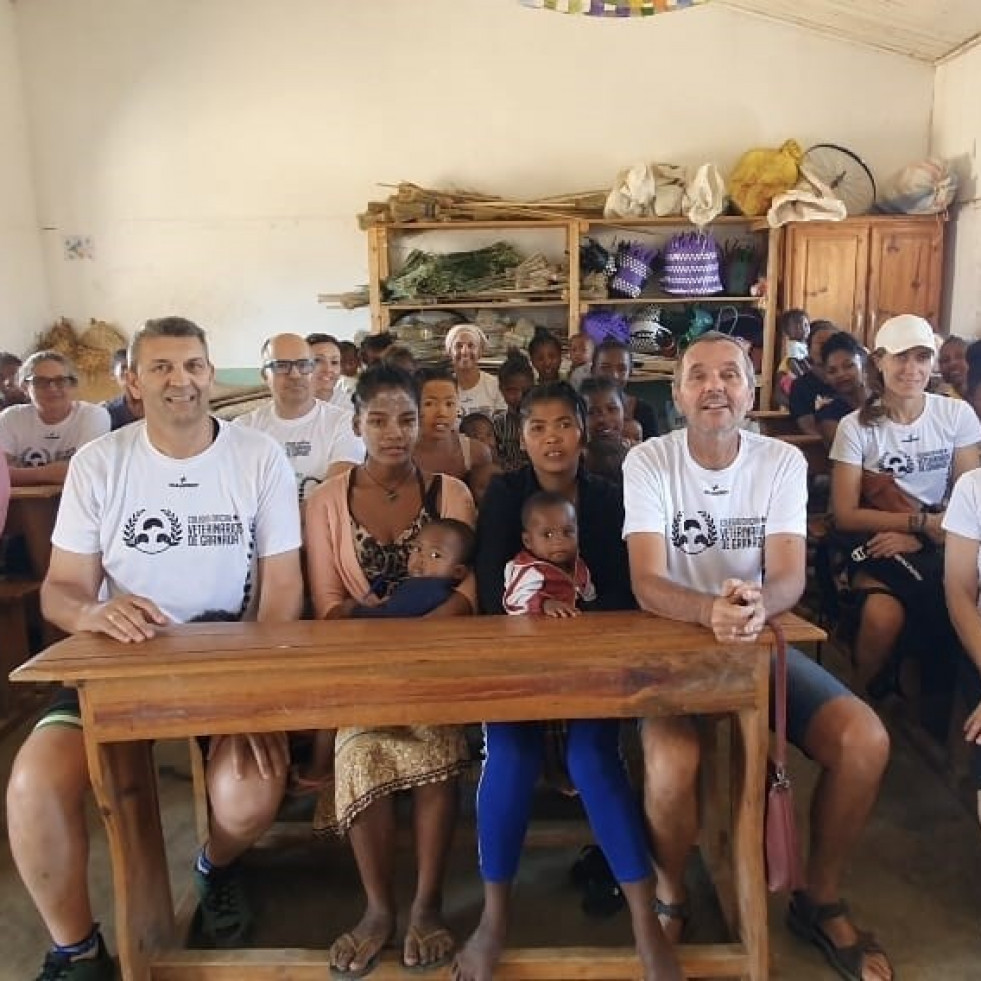 Veterinarios de Granada animan a ir a descubrir Madagascar y a colaborar con la ONG Agua de Coco
