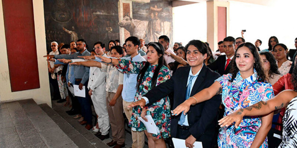 Celebran el egreso de la generación 2024 de la Licenciatura en Medicina Veterinaria y Zootecnia de Veracruz