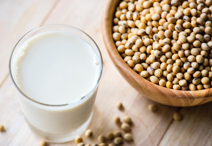 Superfood soy milk vegetarian food drink plant milk commodity 1538005 pxhere