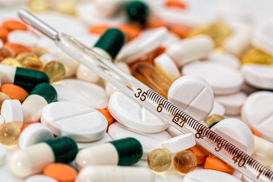 Antibiotic capsules close up 139398