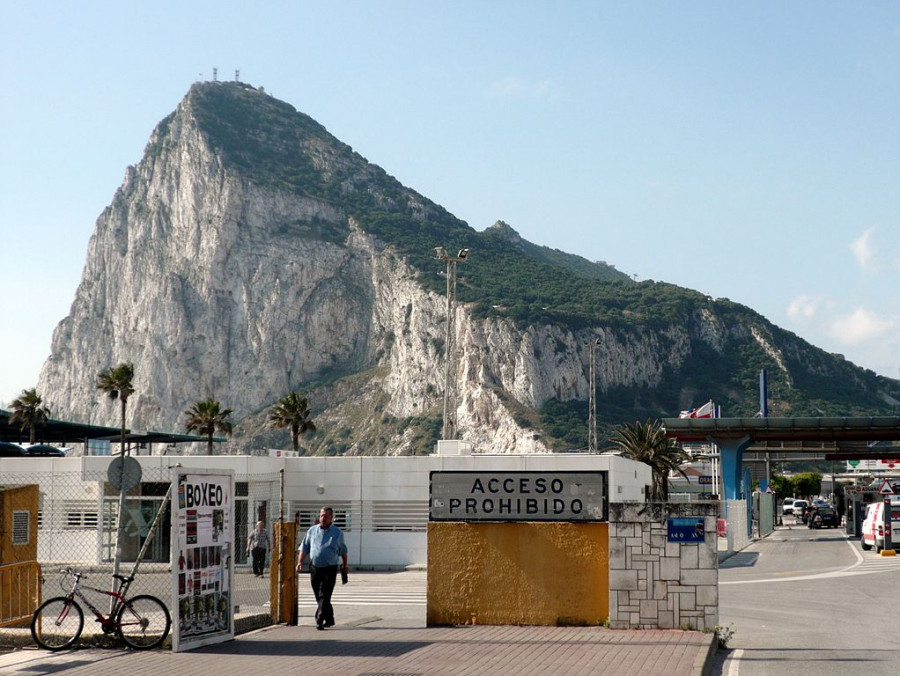 Gibraltar la línea