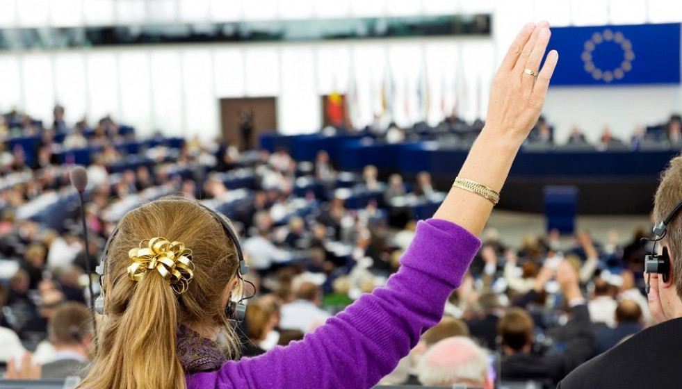Eurodiputados votan a favor de mejorar las normas relacionadas con el transporte animal