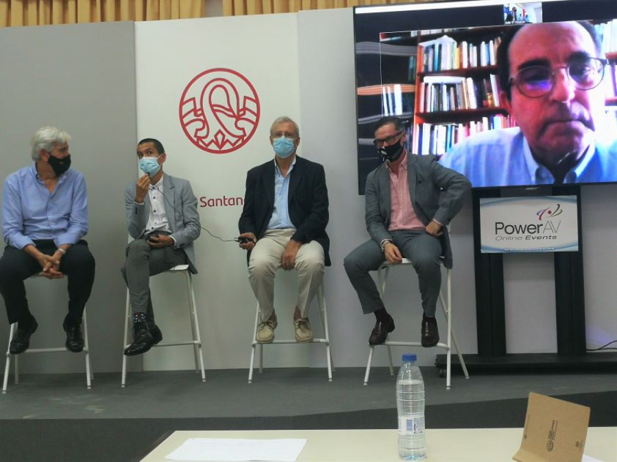 Udaondo, Álvarez, Escribano y Briones, en la mesa redonda vespertina.