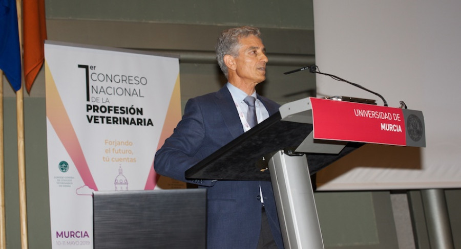 Joaquín Sánchez de Lollano presidente Asociación Española de Historia de la Veterinaria