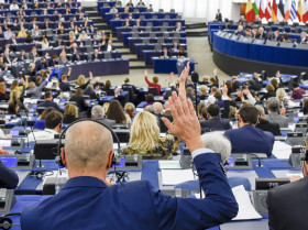 Los eurodiputados españoles que votaron a favor de restringir el uso de antibióticos en animales