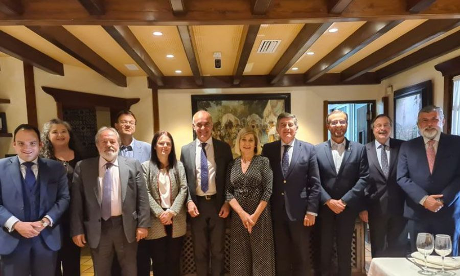 Reunión veterinarios y sanitarios Sevilla