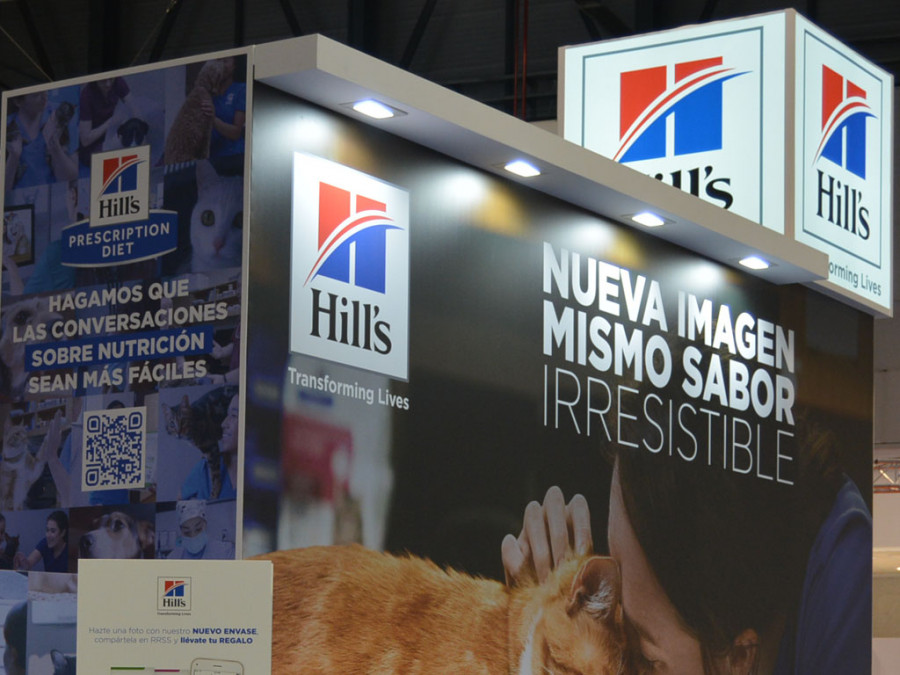 Hills pet nutrition stand