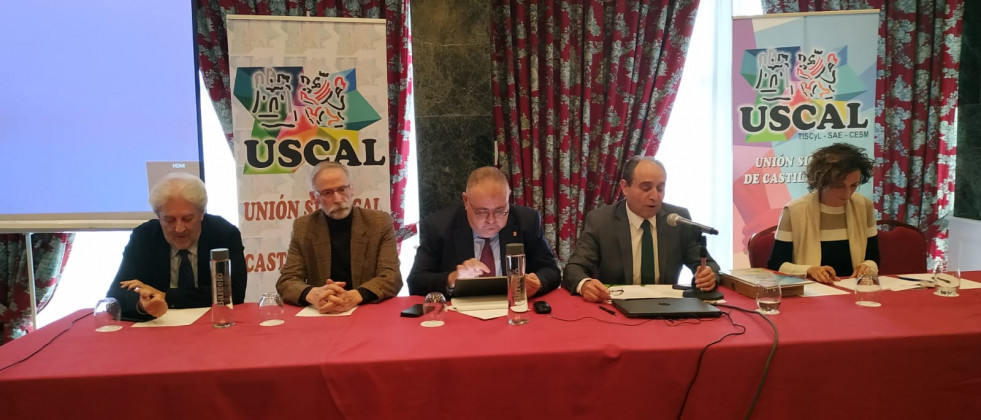 Veterinarios de Castilla y León se reúnen para debatir la situación actual de la profesión