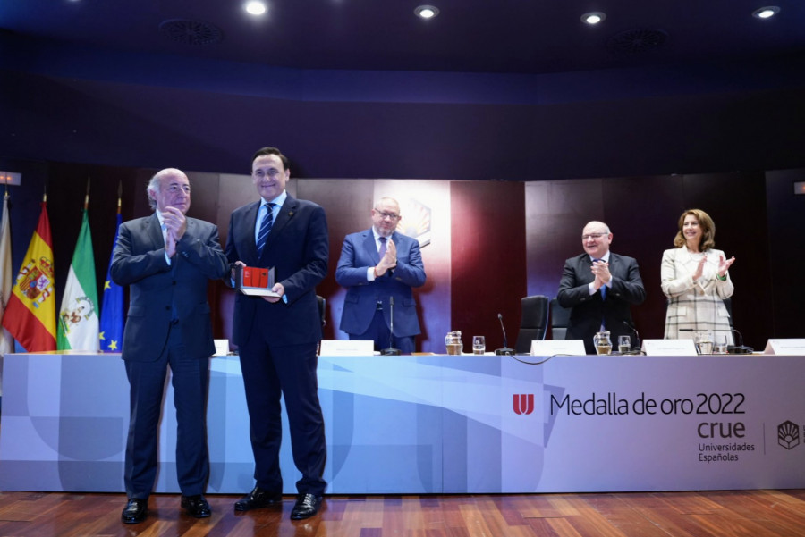 Medalla oro villamandos
