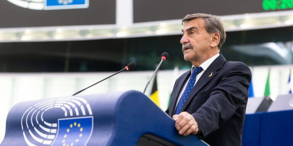 Instan a la Comisión Europea que apoye al sector avícola y actúe contra la gripe aviar