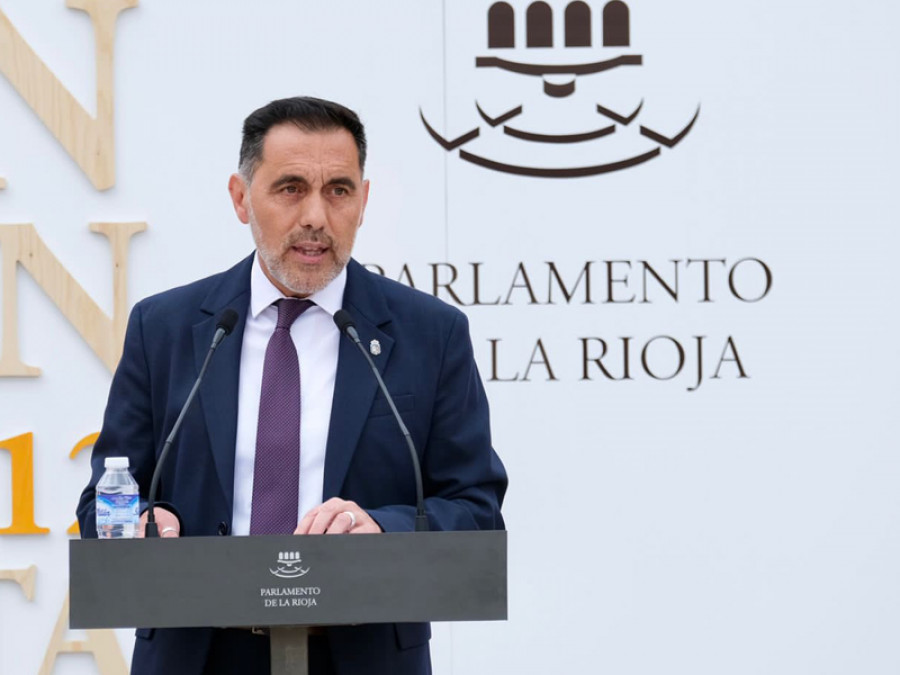 Jesus maría garcía presidente parlamento la rioja