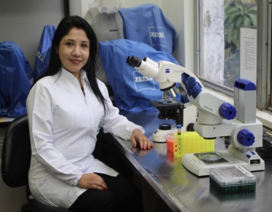 Jenny Chaparro, médica veterinaria, doctora en Ciencias Químicas y coordinadora del grupo Civab