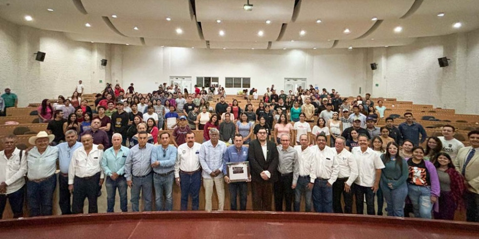 La Facultad de Medicina Veterinaria y Zootecnia de Colima cumple 44 años