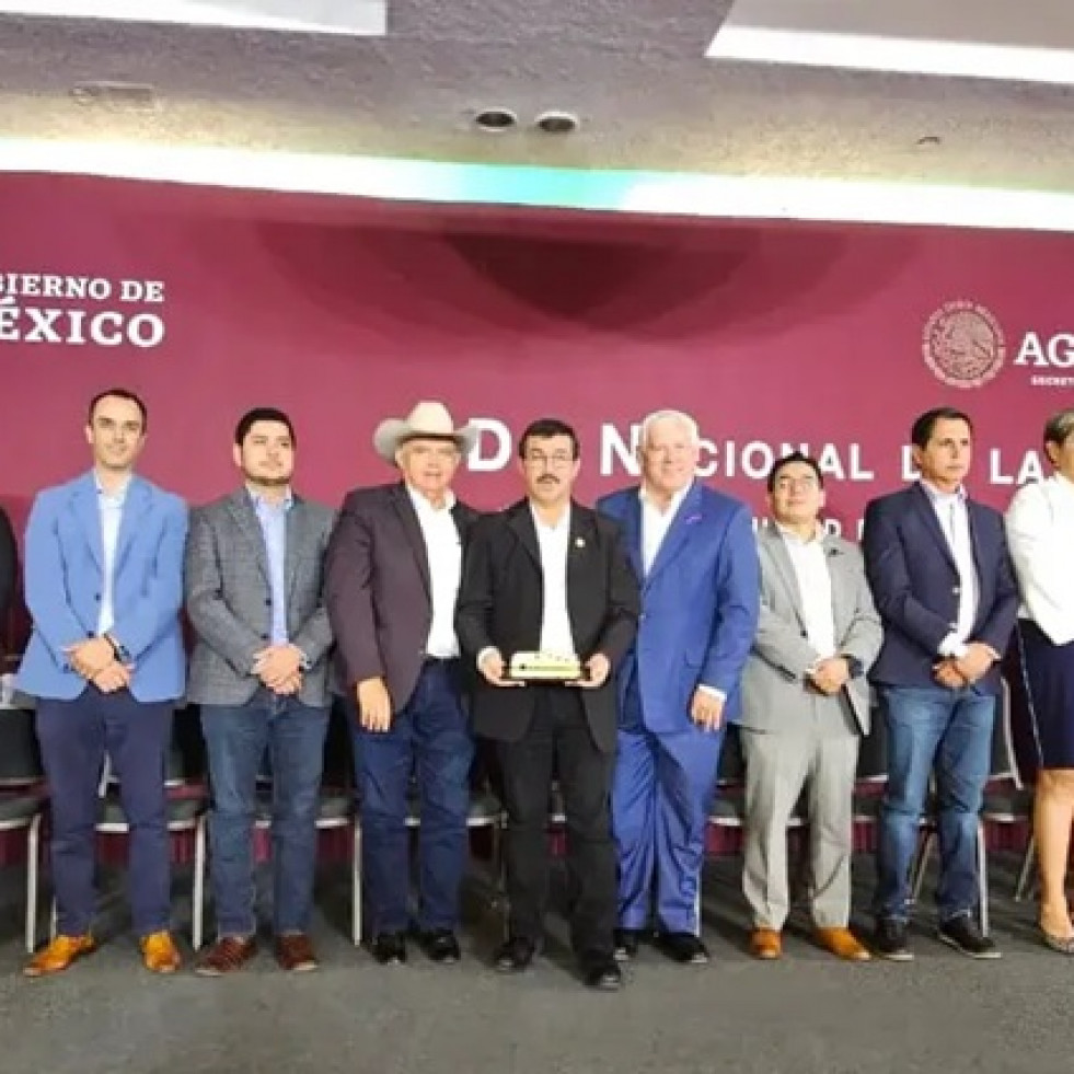 Recibe la Facultad de Veterinaria de Tamaulipas un reconocimiento nacional de la Secretaría de Agricultura