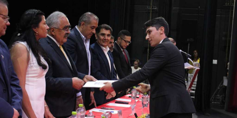Egresan 48 nuevos médicos veterinarios en Durango