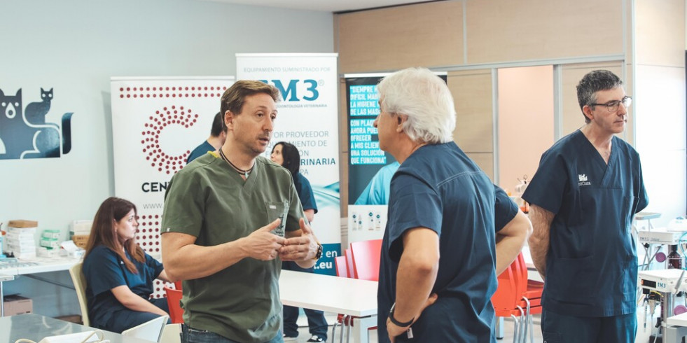 Centauro colabora en el primer ciclo de jornadas de odontología de AniCura