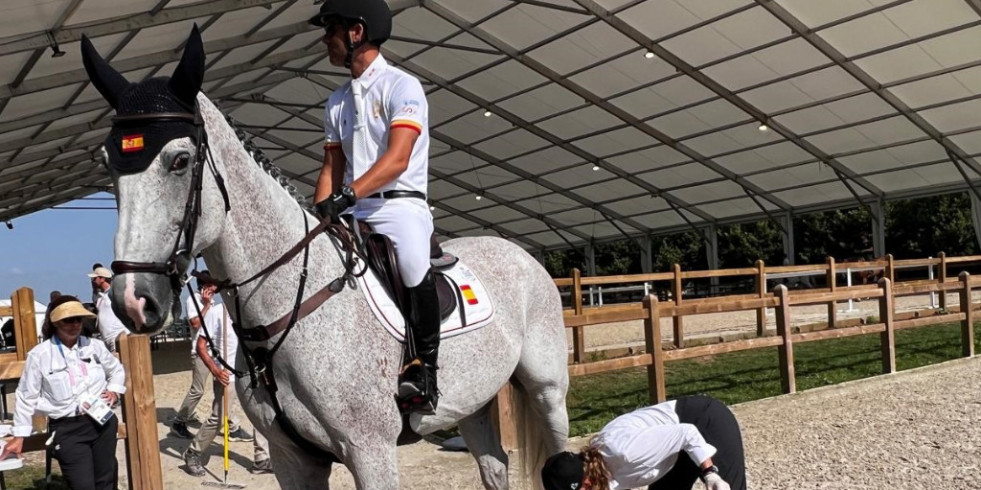 Los veterinarios españoles que velan por la salud de los caballos durante los Juegos Olímpicos de París