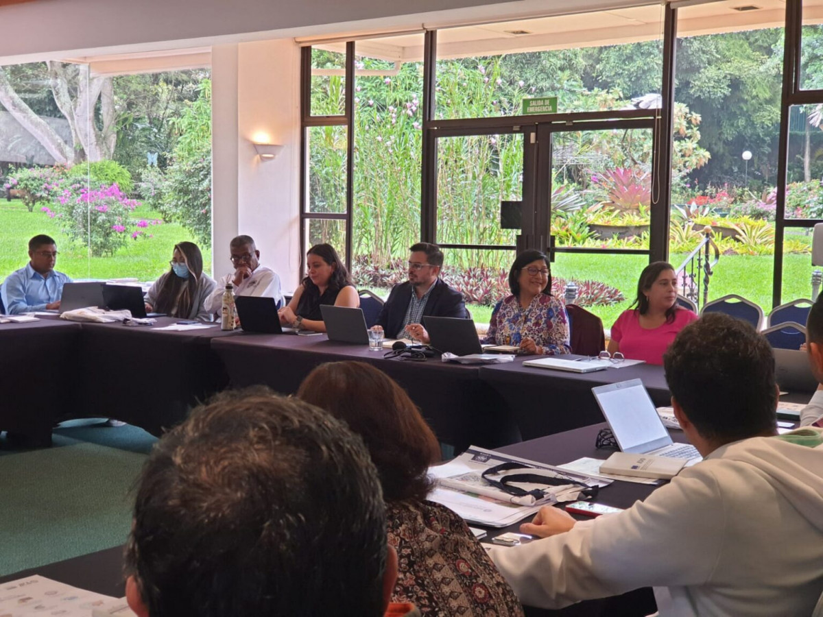 Organismos internacionales se reunen para frenar al gusano barrenador del ganado