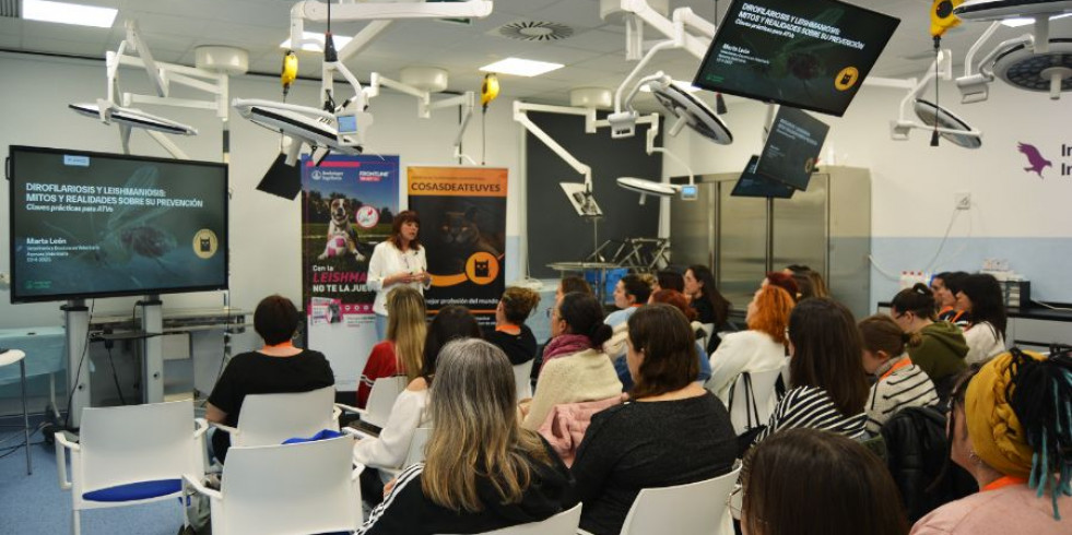 Boehringer Ingelheim impulsa la formación de los auxiliares veterinarios en el Congreso Cosasdeateuves