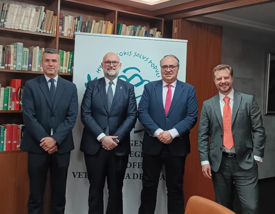 Los asistentes al encuentro en la sede de la OCV