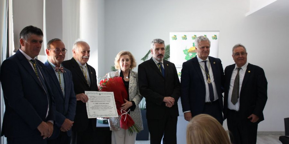 Francisco de Asís Muñoz recibe la Medalla de Oro del Consejo de Colegios Veterinarios de Castilla-La Mancha
