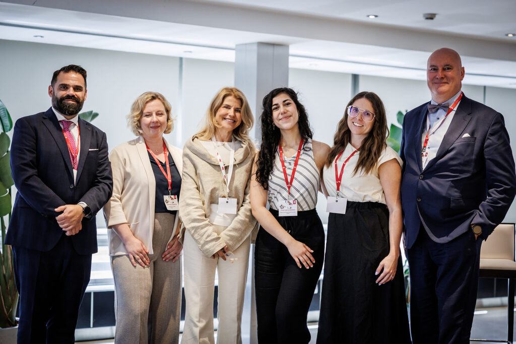 Equipo de FEDIAF en el congreso
