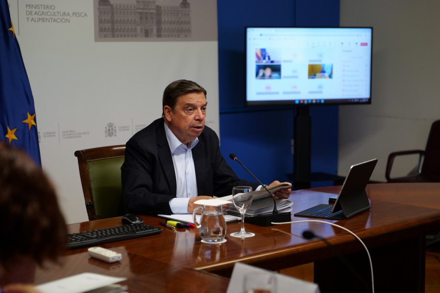 Luis planas ministro agricultura tuberculosis bovina