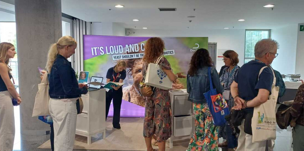 Dechra impulsa la innovación en otitis canina con la presentación de DuOtic® en el Congreso Europeo de Dermatología Veterinaria